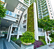 Photo: Vertical green panel at Yau Lai Estate