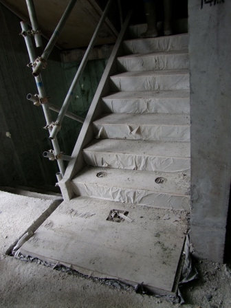 Precast Staircase (Erection)