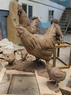 相片：農村動物雕塑的鑄造雛型。