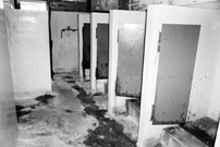 相片：舊式一型公屋的公用廁所。
