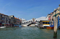 相片：大運河上的Rialto Bridge