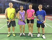 相片：混合雙打冠軍黃子明、陳雁君(左一、左二)，亞軍黃文龍、張莉(右一、右二)。