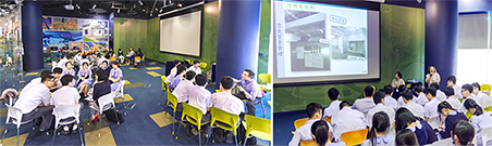 相片：建築及發展處（左）和屋邨管理處（右）的同事與同學分享工作經驗。 