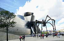 相片：西班牙 Guggenheim Museum Bilbao。