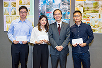 相片：助理署長（發展及採購）黃夢雲（右二）與獲擢升為一級監工（建築）的方永豪（左一）、郭曉敏（左二）和堵振峰合照。