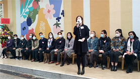 Photo: Assistant Director of HD, Ms. Josephine Shu expresses gratitude to market stall tenants and the Incorporated Owners of Pok Hong Estate for supporting the project. Photo: Assistant Director of HD, Ms. Josephine Shu expresses gratitude to market stall tenants and the Incorporated Owners of Pok Hong Estate for supporting the project.