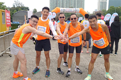 相片︰房署長跑興趣小組參加活動。