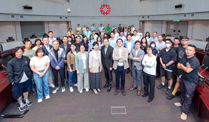 Photo: The Chairman of the Housing Authority, Ms Winnie Ho Wing-yin (first row, fifth right), Permanent Secretary for Housing; Miss Agnes Wong Tin-yiu (first row, sixth right) and RTHK Deputy Director of Broadcasting, Mr Raymond Sy (first row, fourth right), pictured with colleagues and the RTHK’s video team.