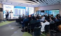 Photo: The project team presented in the ceremony how openBIM, openGIS, etc, are integrated through developing its CPIMS in the public housing project.