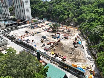 相片：白田邨第13期公屋基礎建設和清拆工程的工地。