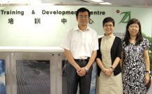 相片：三位高級人力資源發展經理 -- (左起) 張貴生、張寶珠和鄔朗怡分享籌辦不同課程的理念。