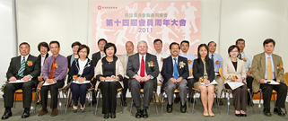 相片：房屋委員會職員同樂會2011至2012年度委員大合照。