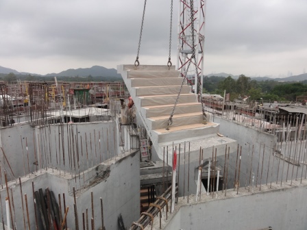 Precast Staircase (Lifting)