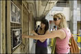 Photo: Foreign visitors are attracted by the unique living environment of the old Mei Ho House.