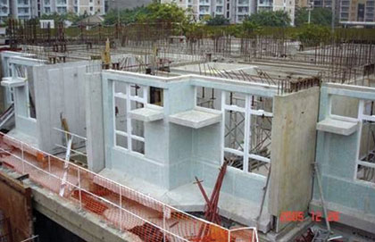 相片﹕在葵涌分層工廠大廈工程採用預製混凝土組件建築技術
