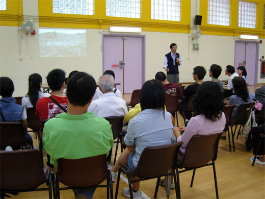 圖：為屋邨管理諮詢委員會會員舉辦簡佈會