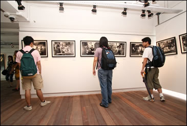 Photo: Light and Shade: life pass&eacute; in old estates Photo and Video Exhibition is kicked off at Jockey Club Creative Arts Centre. The two week exhibition has attracted many old "kaifongs" of the estates, photography fans and the young generations.