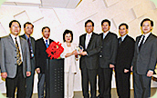 Photo: Ombudsman recognizes the Housing Authority's efforts in combating SARS.