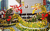 Photo: 2004 Flower Show: Two Dragons Compete for the Pearl.