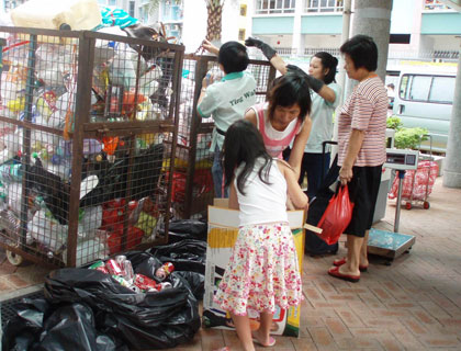 Photo: Waste Recycling Collection Counter
