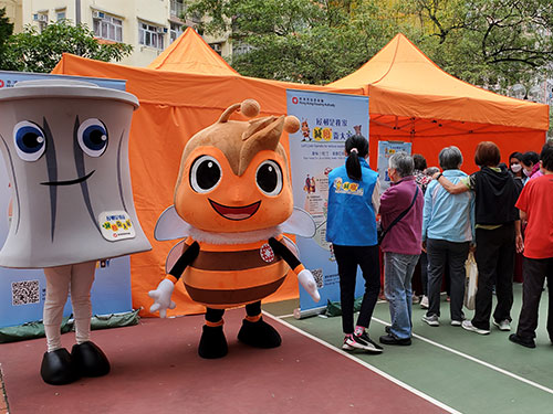 Waste Reduction Bee and Slim Rubbish Bin visited Tin Yiu and Wok Lok Estates to promote waste reduction and recycling in January 2023 2