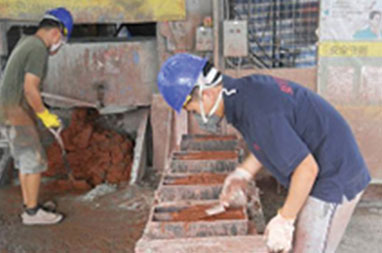 Use of recyclable materials for paving blocks, roof tiles 1