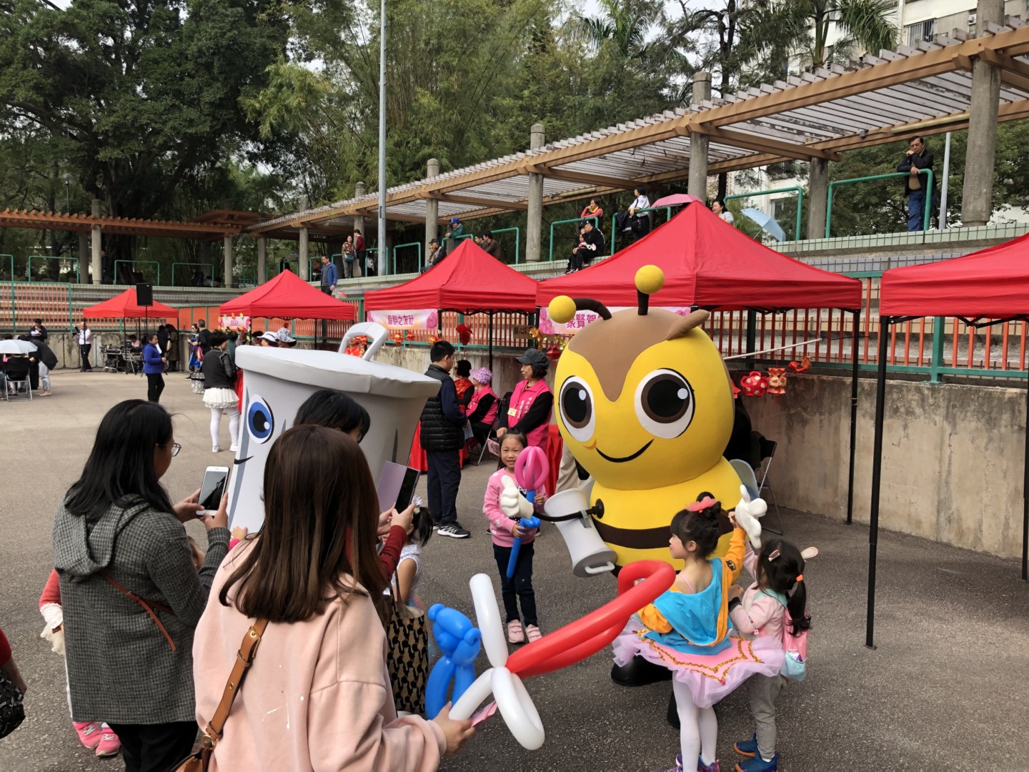 A community event at Lok Fu Estate to promote waste reduction among the residents