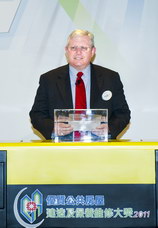 相片：運輸及房屋局常任秘書長(房屋)栢志高太平紳士致辭。