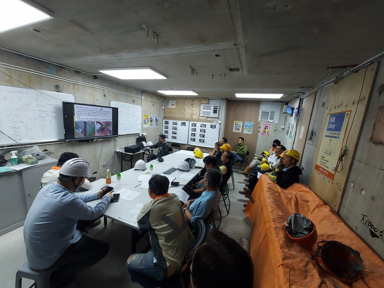 Lunchtime's Safety Talk at Hiu Ming Street on 29/11/2024