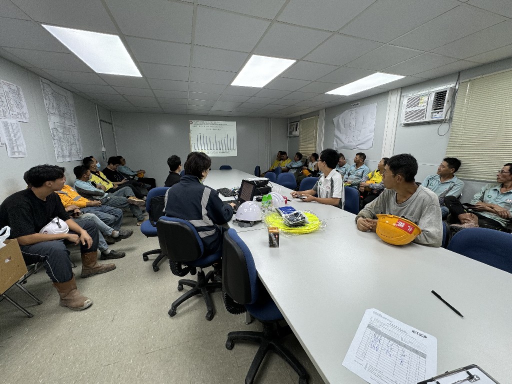 Lunchtime's Safety Talk at North West Kowloon Reclamation Site 1 (East) on 18/3/2024