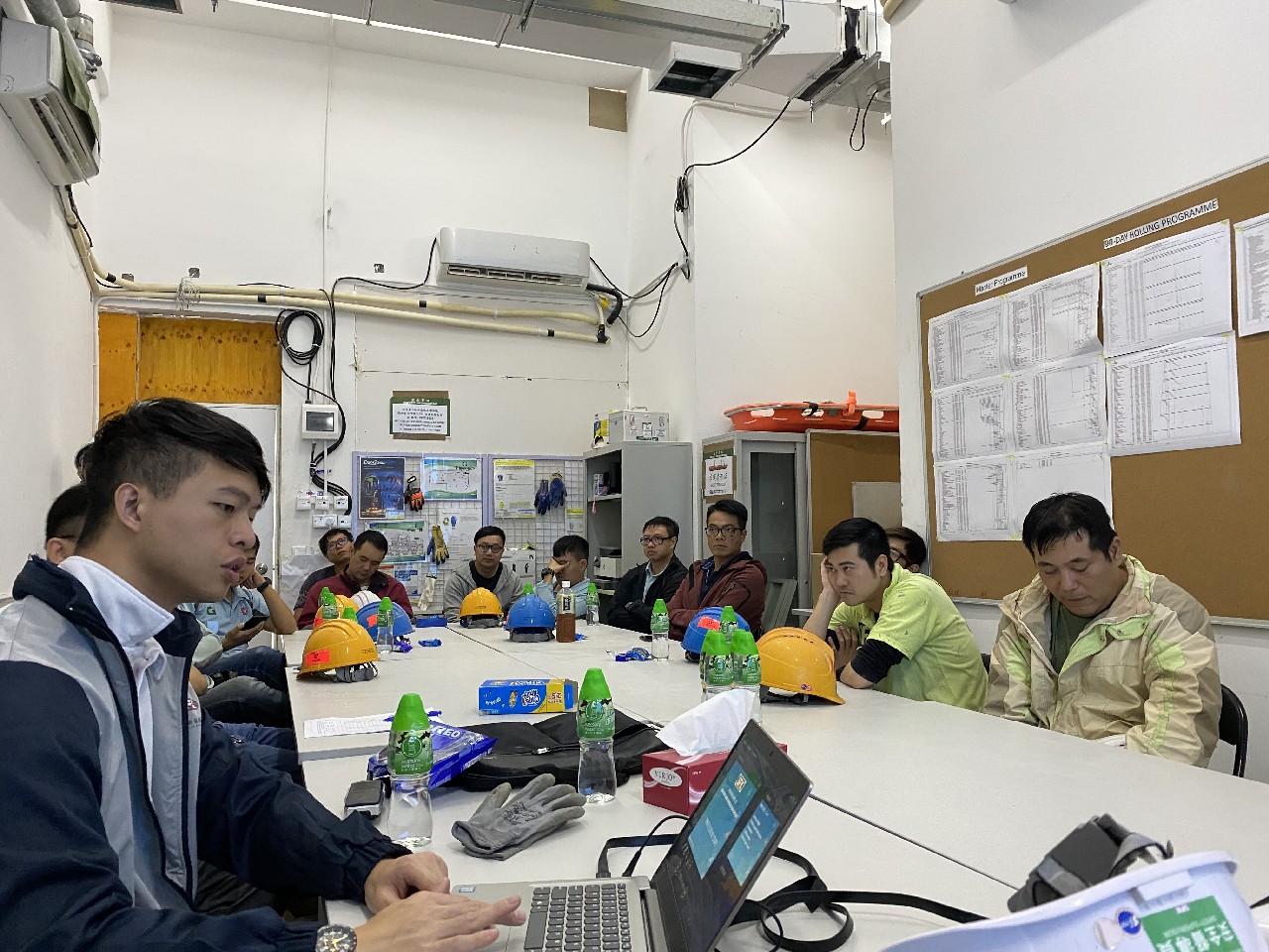 Lunchtime's Safety Talk at Hang Kin Street, Ma On Shan on 23/12/2019