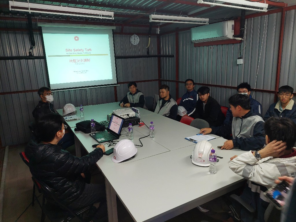 Lunchtime's Safety Talk at Kai Tak Site 2B2 on 11/3/2024