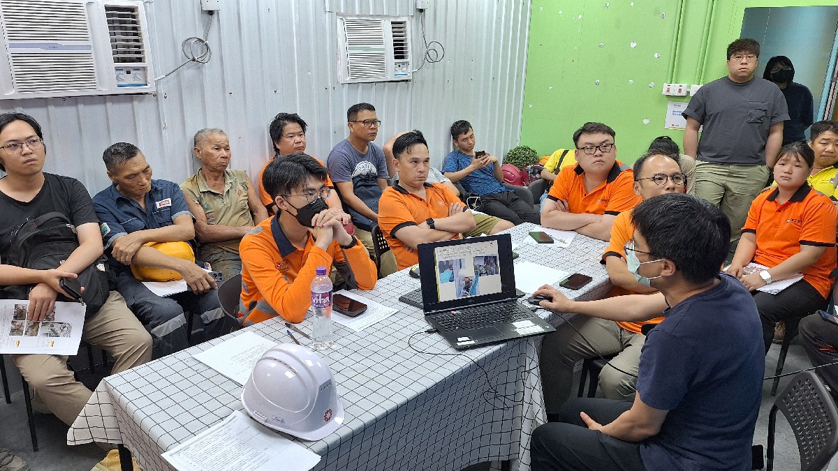 Lunchtime's Safety Talk at Sheung Shui Areas 4 and 30 Site 1 Phase 1 on 22/5/2025