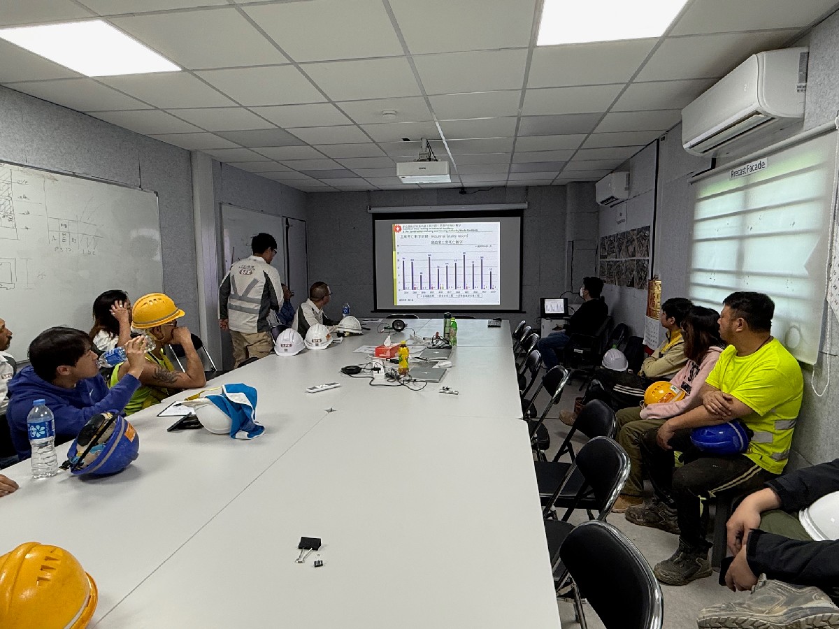 Lunchtime's Safety Talk at Kwu Tung North Area 19 Phase 2 on 24/1/2025