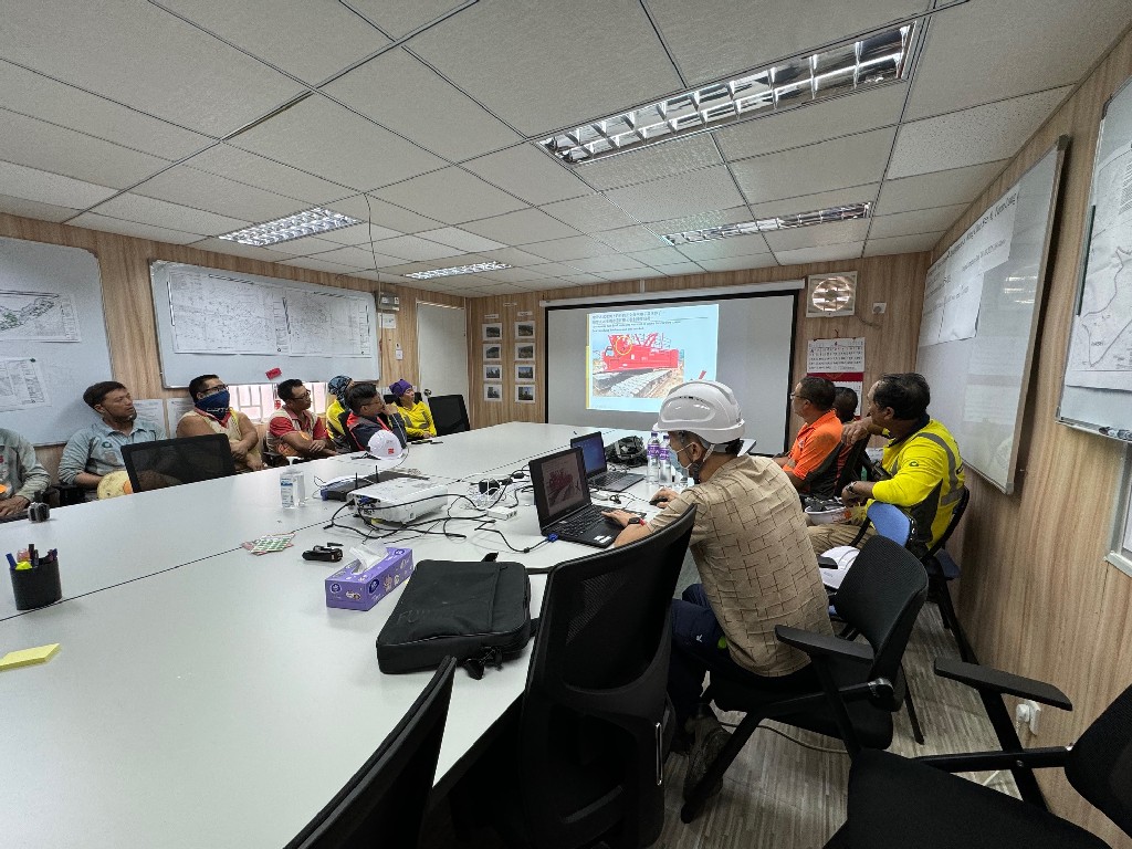 Lunchtime's Safety Talk at Wang Chau Site A, Yuen Long Foundation on 29/4/2024