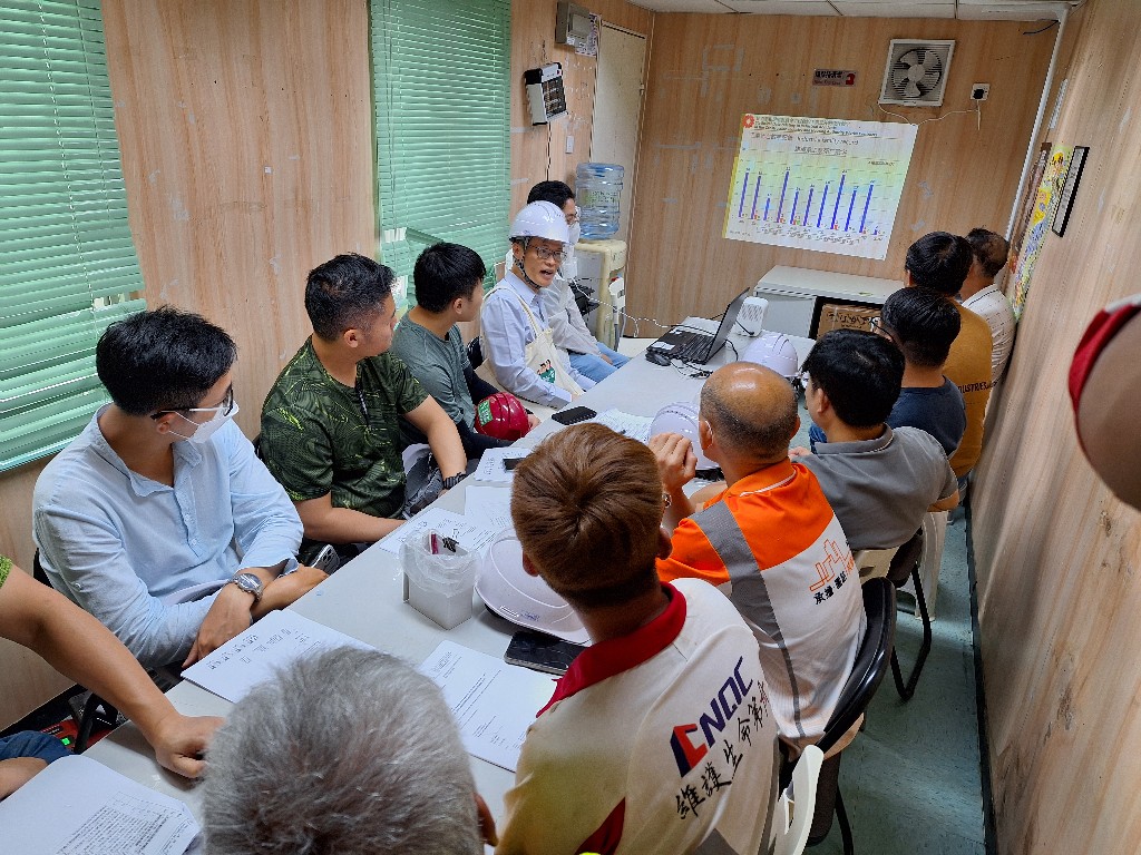 Lunchtime's Safety Talk at Tai Wo Hau Road Phases 1 and 2 on 30/4/2024
