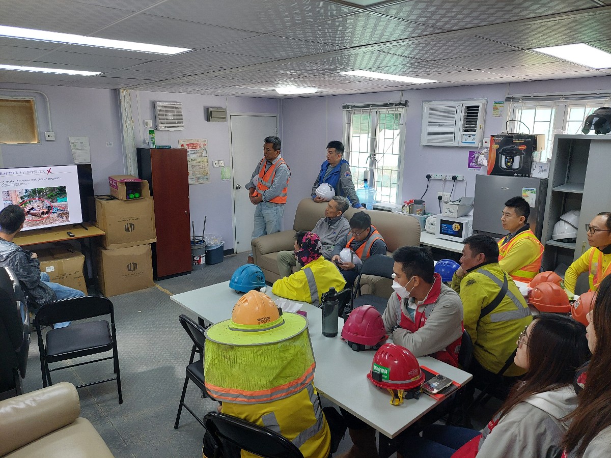 Lunchtime's Safety Talk at Chung Nga Road West, Tai Po Foundation on 13/12/2024