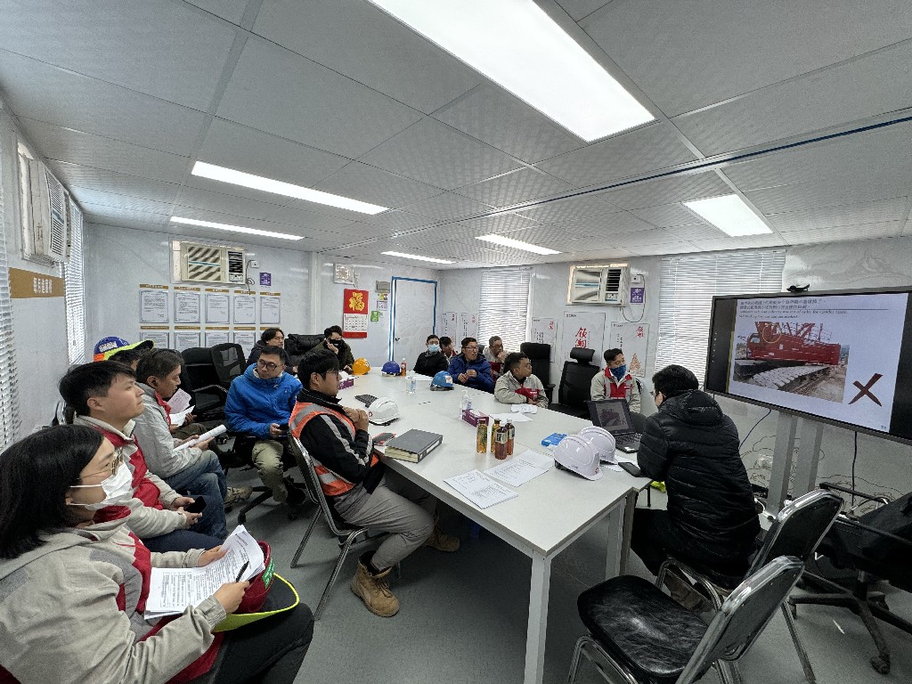 Lunchtime's Safety Talk at Kam Sheung Road Site 1 Phases 1 & 2 Foundation on 24/1/2024