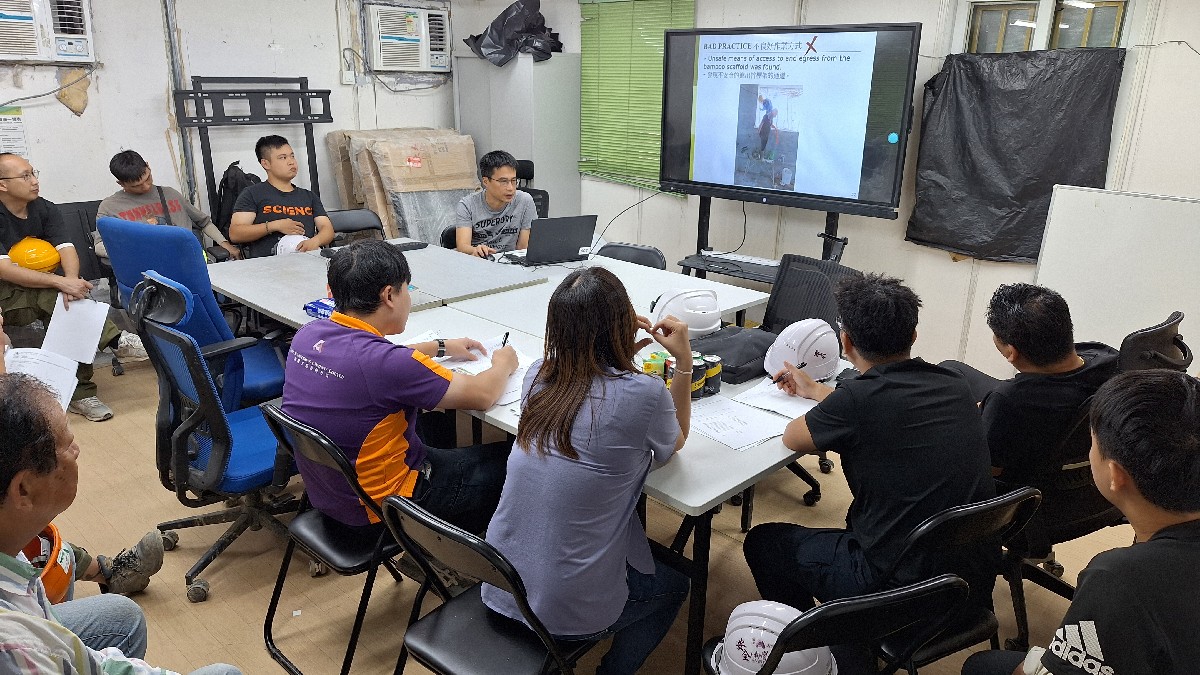 Lunchtime's Safety Talk at Fanling North Area 15 East Phase 2 on 23/10/2024