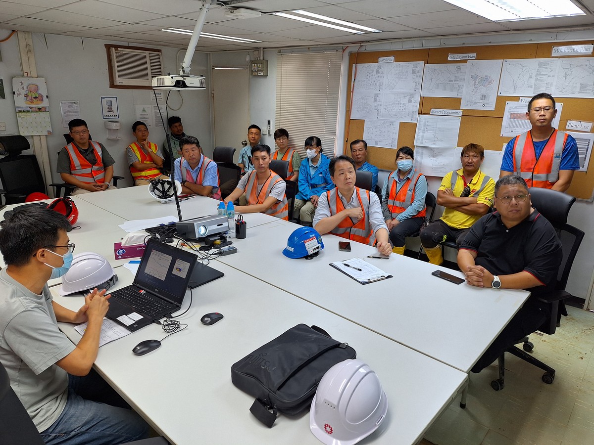 Lunchtime's Safety Talk at Wang Chau Site B, Yuen Long Foundation on 31/5/2024