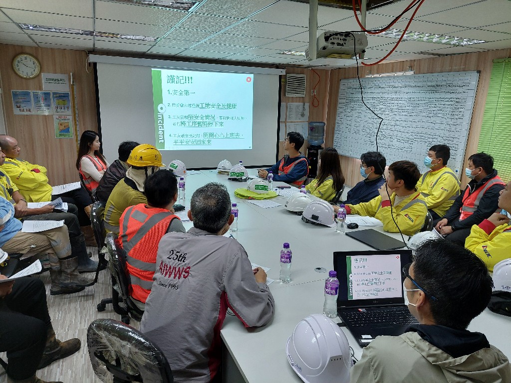 Lunchtime's Safety Talk at Kam Sheung Road Site 6 Phases 1 & 2 Foundation on 19/3/2024