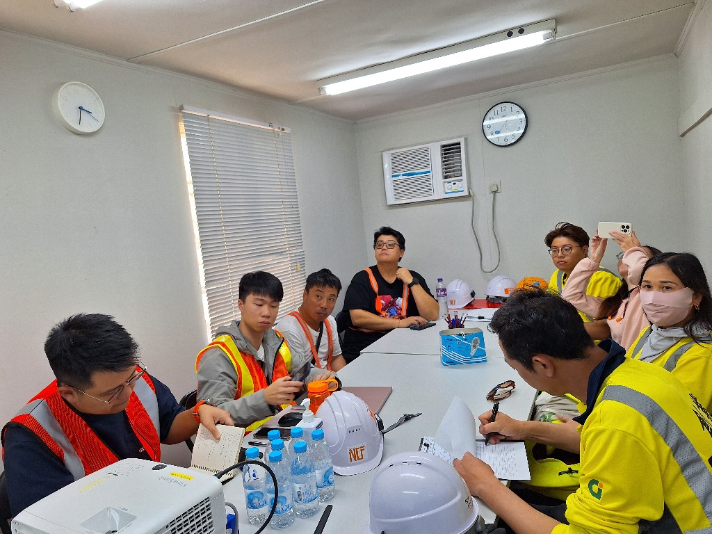 Lunchtime's Safety Talk at Shek Li Street Foundation on 20/3/2024