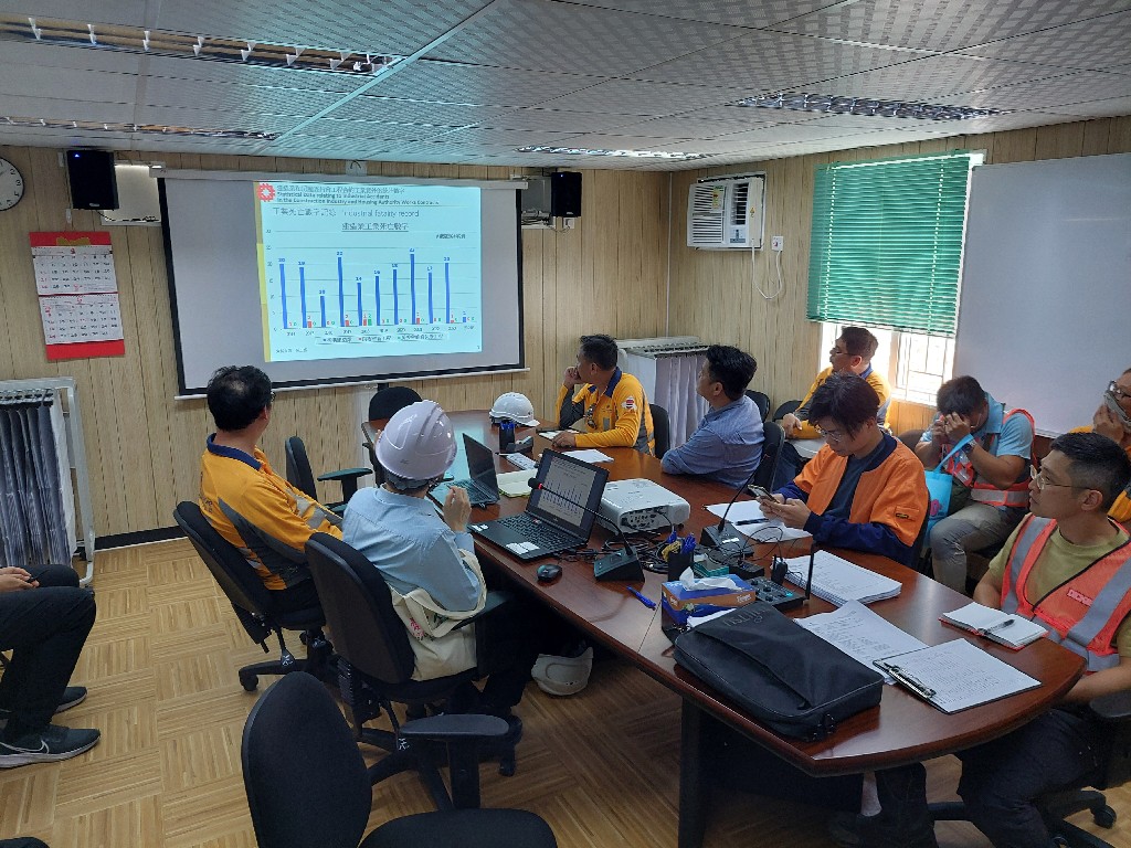 Lunchtime's Safety Talk at Yip On Factory Estate, Kowloon Bay Foundation on 12/4/2024