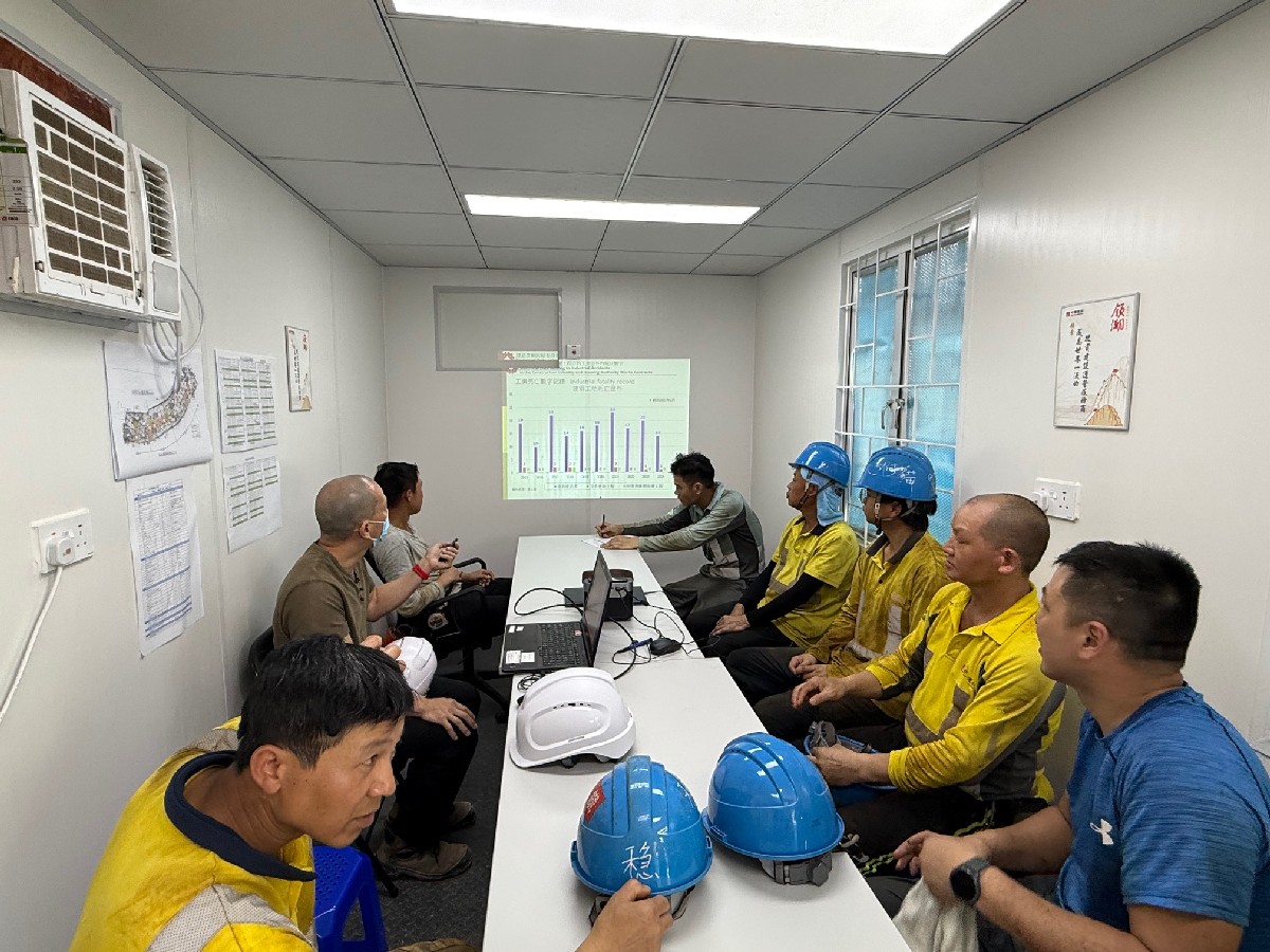 Lunchtime's Safety Talk at Mei Tung Estate (Older Part) on 30/4/2025