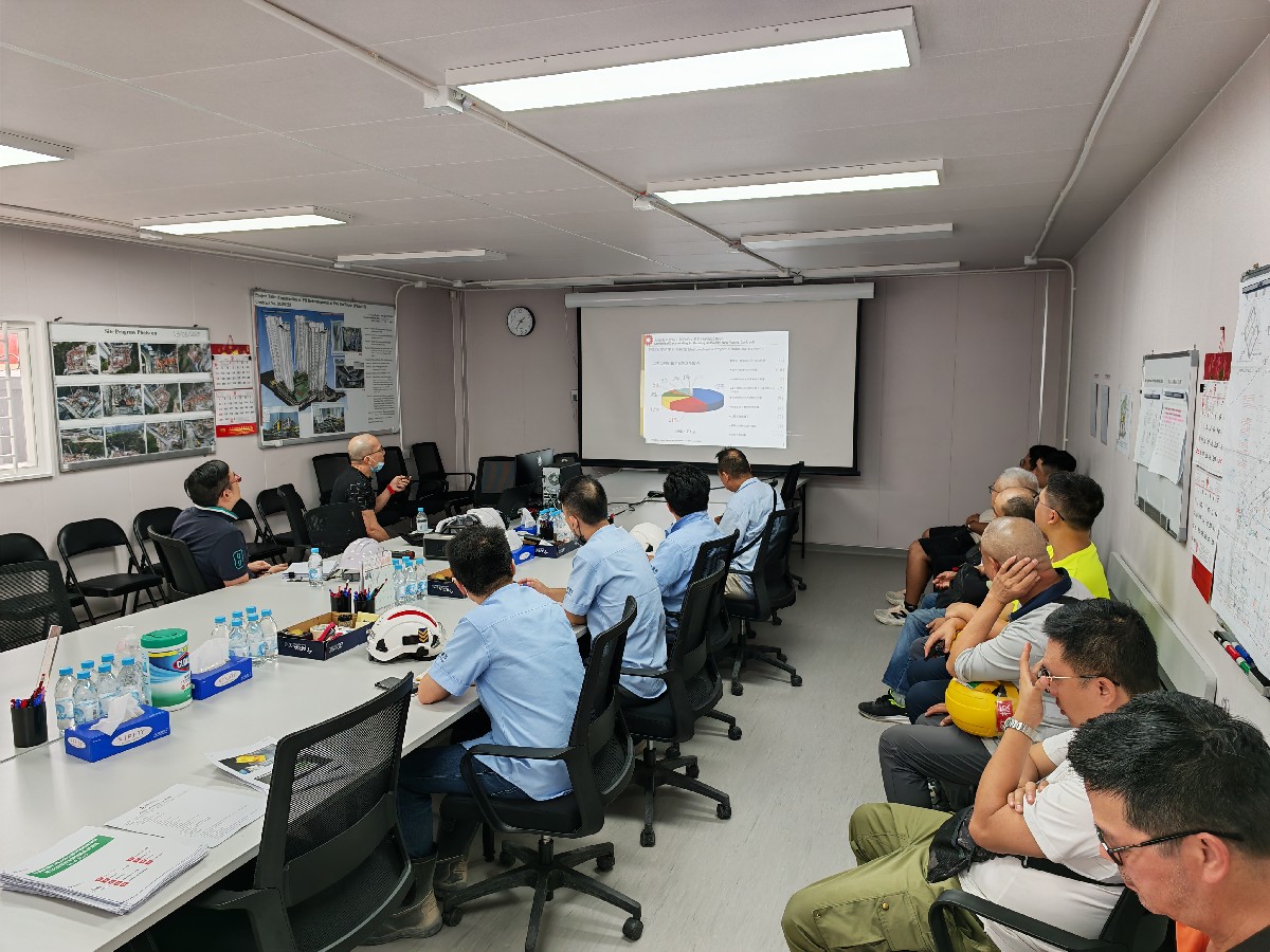 Lunchtime's Safety Talk at Pak Tin Estate Phase 12 on 20/5/2025