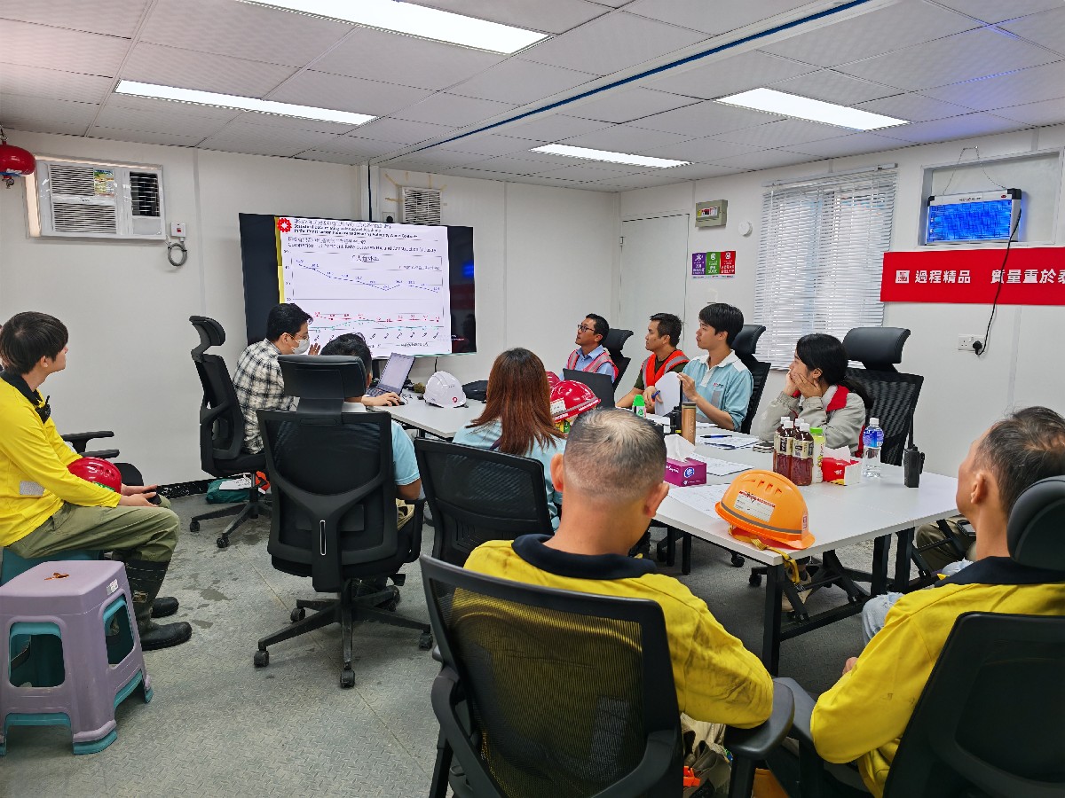 Lunchtime's Safety Talk at Yuen Long South site 2.2 Ph1&2 Foundation on 25/4/2025