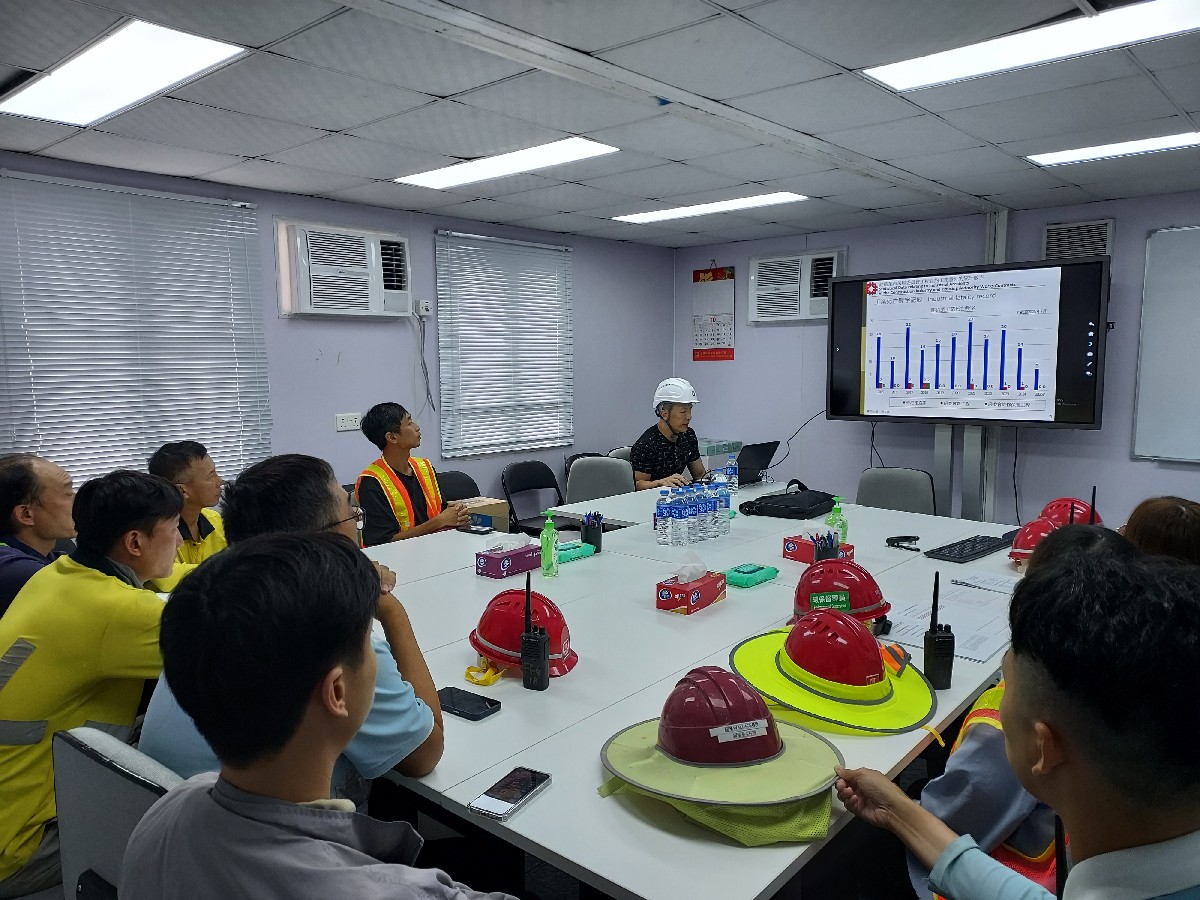 Lunchtime's Safety Talk at Long Bin Phase 2, Yuen Long, Foundation on 19/9/2025